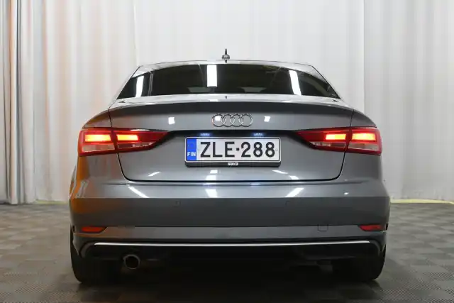 Harmaa Sedan, Audi A3 – ZLE-288