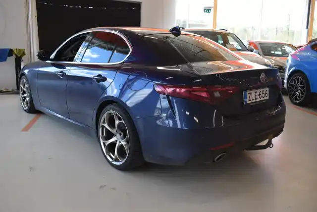 Sininen Sedan, Alfa Romeo Giulia – ZLE-656