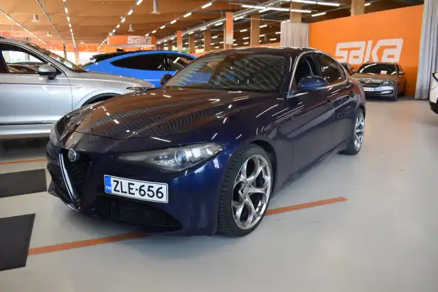 Sininen Sedan, Alfa Romeo Giulia – ZLE-656