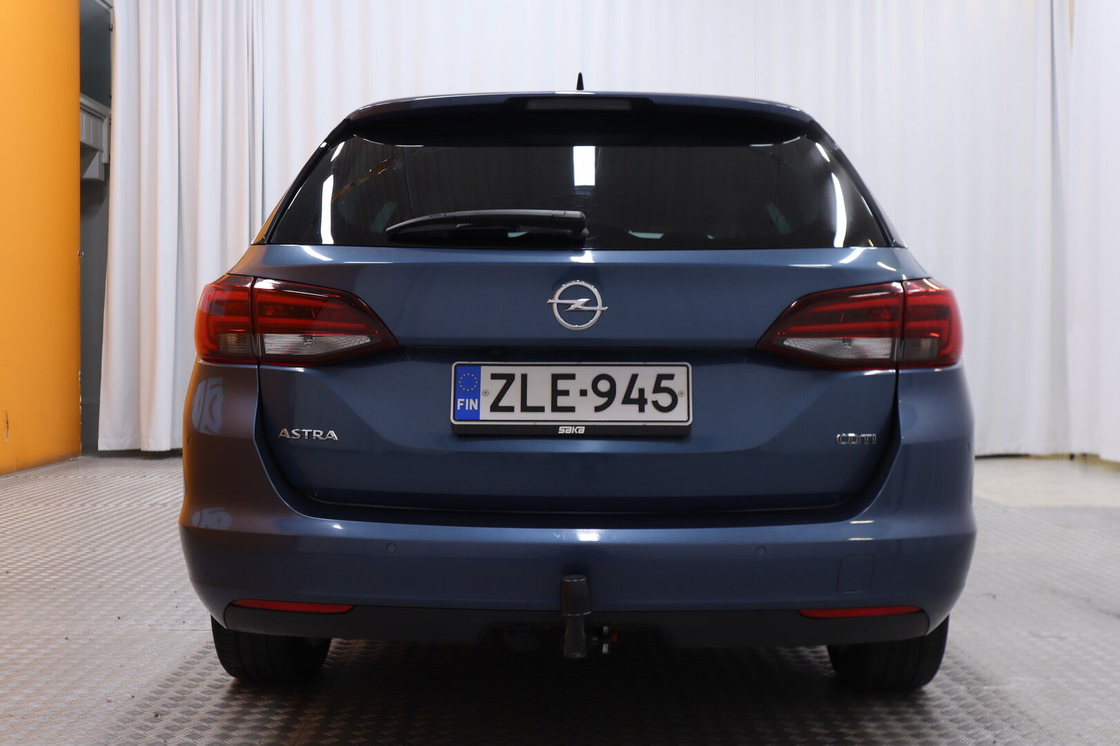 Sininen Farmari, Opel Astra – ZLE-945