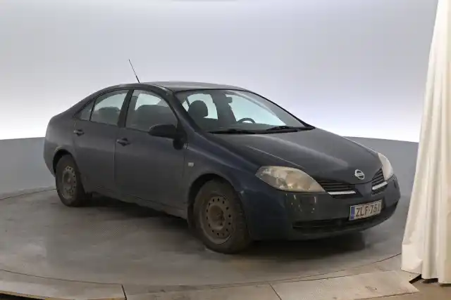 Sininen Sedan, Nissan Primera – ZLF-751