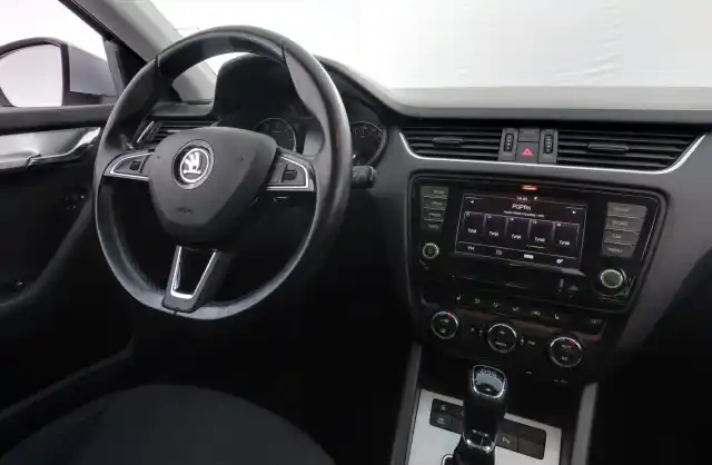 Harmaa Farmari, Skoda Octavia – ZLK-252