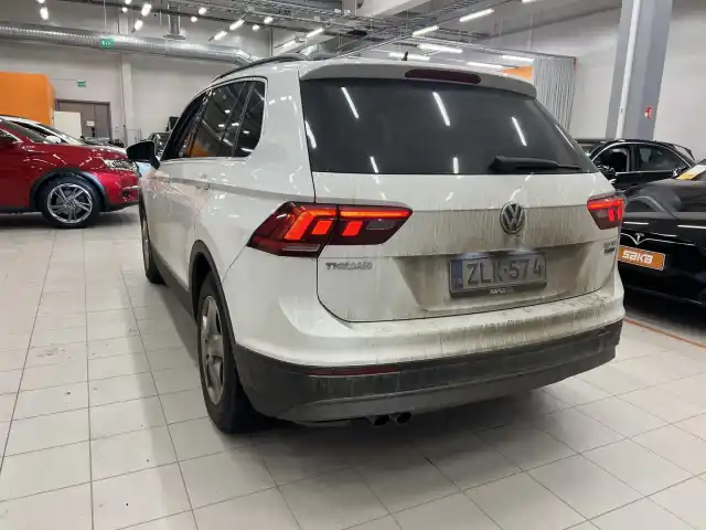 Valkoinen Maastoauto, Volkswagen Tiguan – ZLK-574