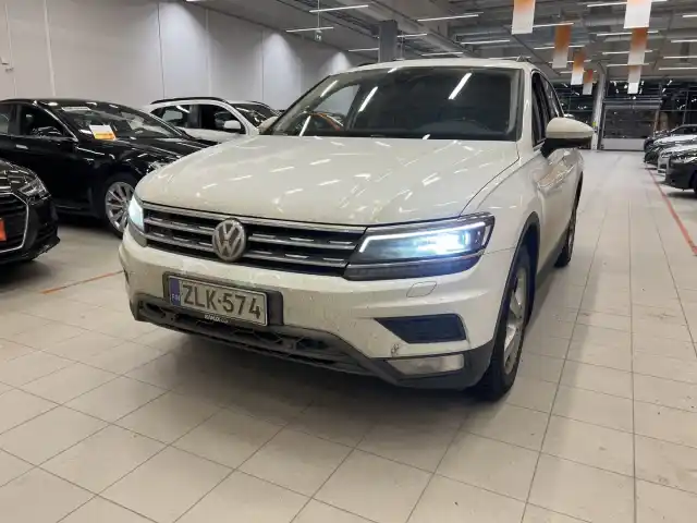 Valkoinen Maastoauto, Volkswagen Tiguan – ZLK-574