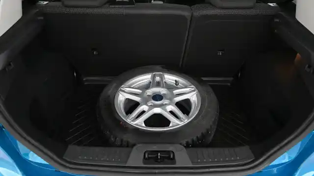 Sininen Viistoperä, Ford Fiesta – ZLK-831