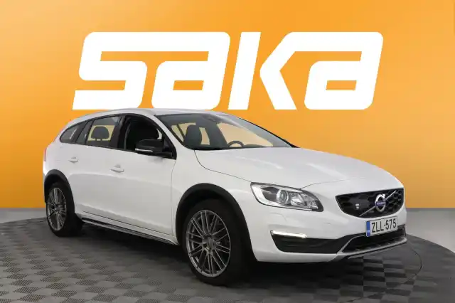 Valkoinen Farmari, Volvo V60 Cross Country – ZLL-575
