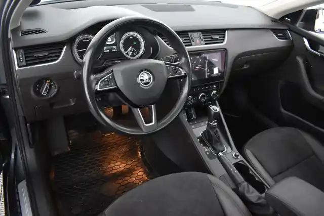 Harmaa Farmari, Skoda Octavia – ZLM-183