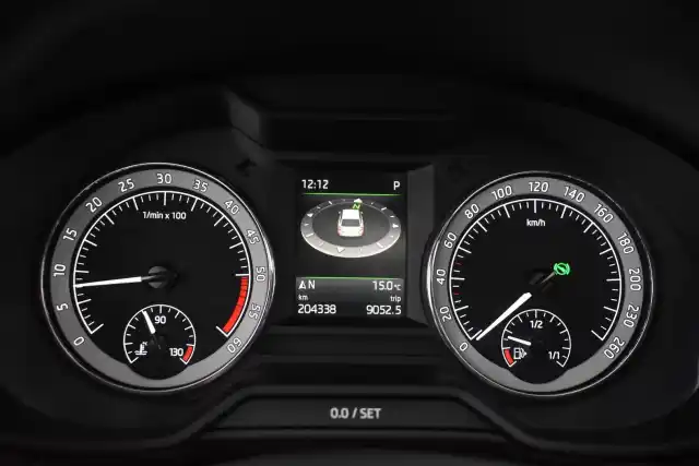 Harmaa Farmari, Skoda Octavia – ZLM-183