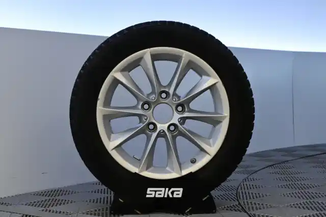 Valkoinen Viistoperä, BMW 116 – ZLN-503