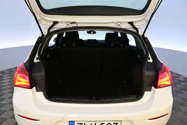 Valkoinen Viistoperä, BMW 116 – ZLN-503
