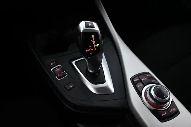 Valkoinen Viistoperä, BMW 116 – ZLN-503