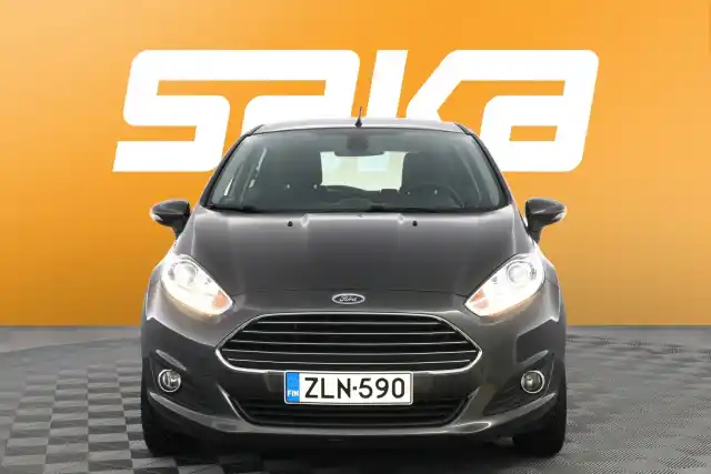 Harmaa Viistoperä, Ford Fiesta – ZLN-590