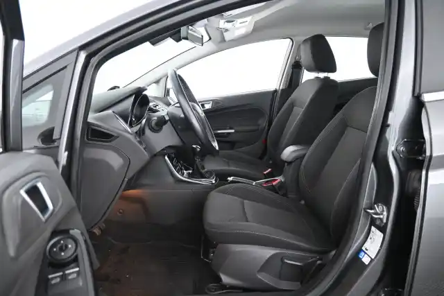 Harmaa Viistoperä, Ford Fiesta – ZLN-590