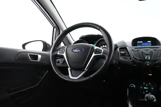 Harmaa Viistoperä, Ford Fiesta – ZLN-590