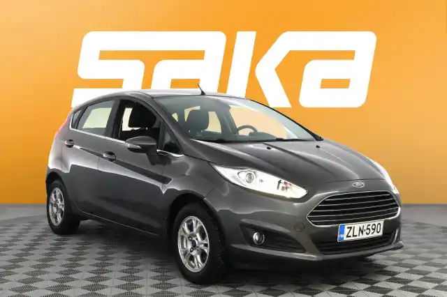 Harmaa Viistoperä, Ford Fiesta – ZLN-590