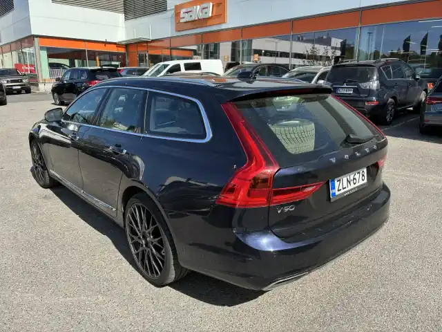 Sininen Farmari, Volvo V90 – ZLN-678