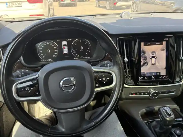 Sininen Farmari, Volvo V90 – ZLN-678