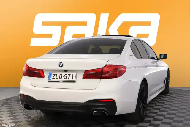 Valkoinen Sedan, BMW 530 – ZLO-571