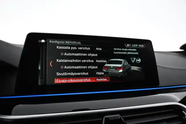 Valkoinen Sedan, BMW 530 – ZLO-571