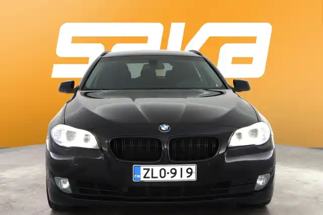 Musta Farmari, BMW 520 – ZLO-919