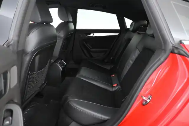 Punainen Viistoperä, Audi A5 – ZLO-932