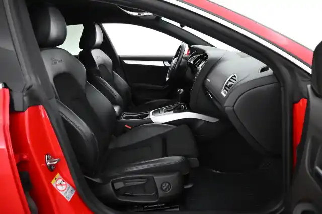 Punainen Viistoperä, Audi A5 – ZLO-932
