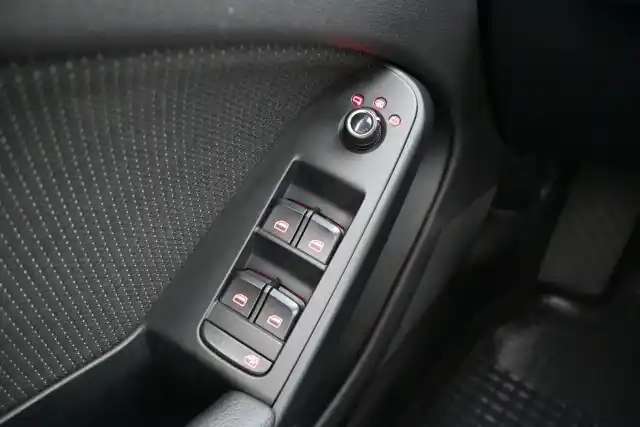 Punainen Viistoperä, Audi A5 – ZLO-932