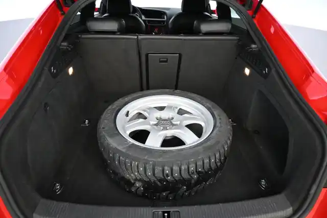 Punainen Viistoperä, Audi A5 – ZLO-932