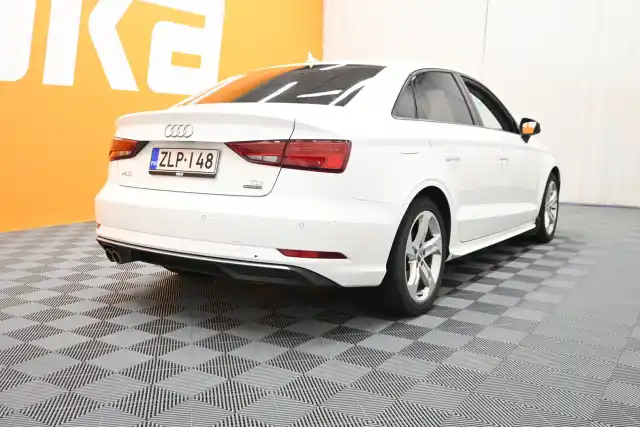 Valkoinen Sedan, Audi A3 – ZLP-148