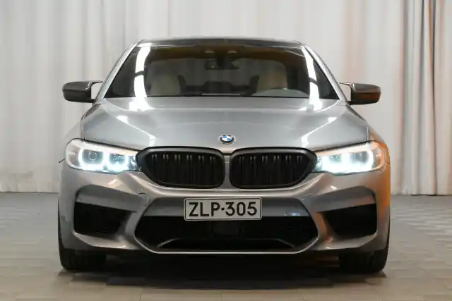 Harmaa Sedan, BMW 520 – ZLP-305