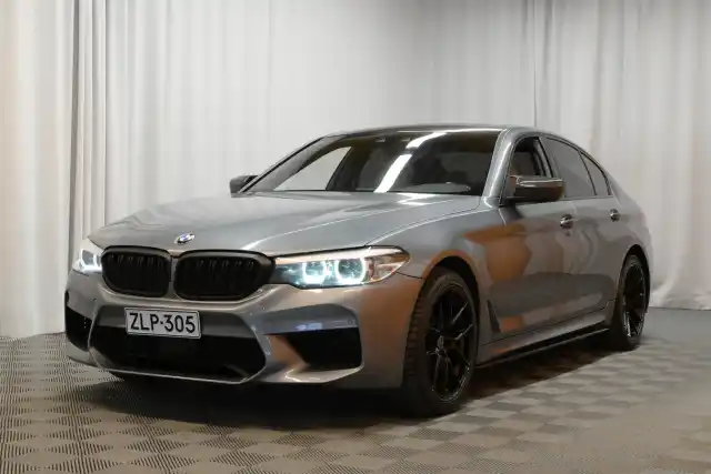 Harmaa Sedan, BMW 520 – ZLP-305