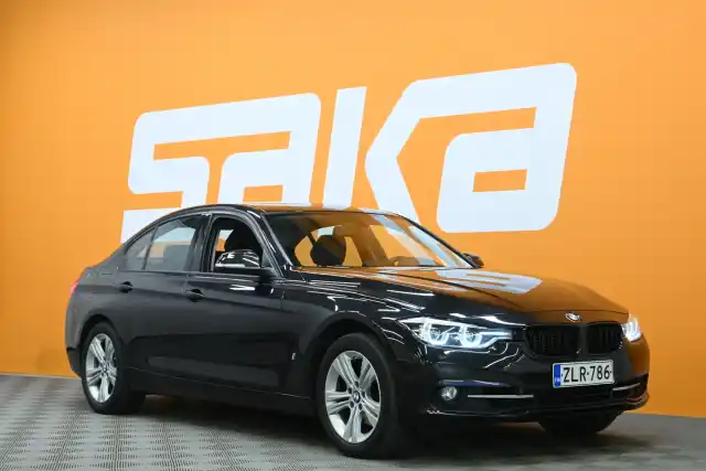 Musta Sedan, BMW 330 – ZLR-786