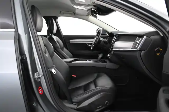 Harmaa Farmari, Volvo V90 – ZLR-996