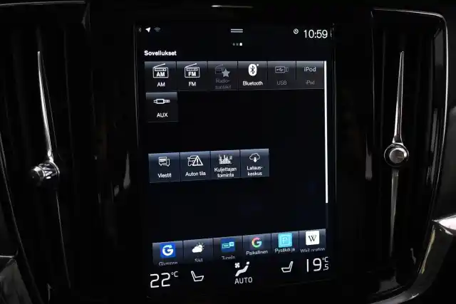 Harmaa Farmari, Volvo V90 – ZLR-996