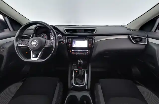 Ruskea Maastoauto, Nissan Qashqai – ZLT-682