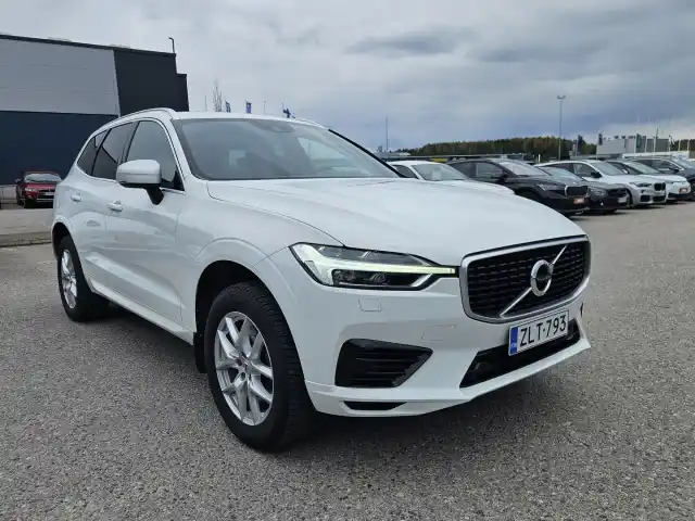 Valkoinen Maastoauto, Volvo XC60 – ZLT-793