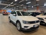 Valkoinen Maastoauto, Volkswagen Tiguan – ZLU-386, kuva 1