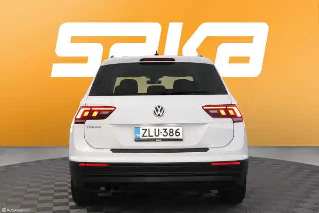 Valkoinen Maastoauto, Volkswagen Tiguan – ZLU-386