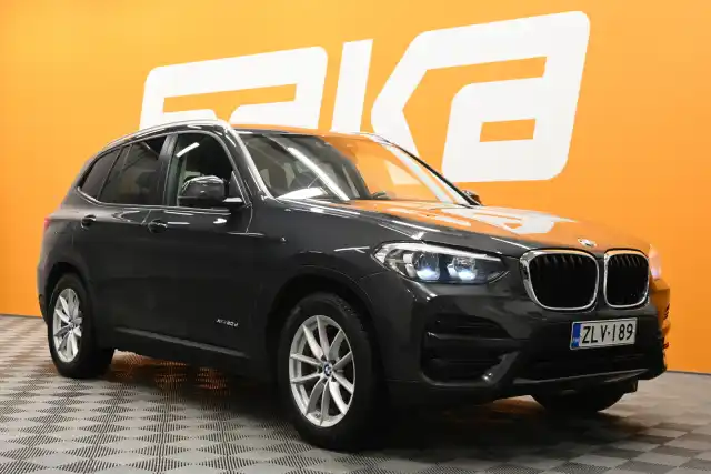 Harmaa Maastoauto, BMW X3 – ZLV-189