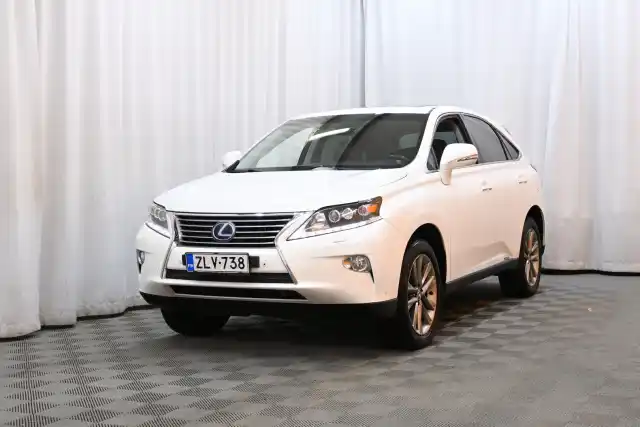 Valkoinen Maastoauto, Lexus RX – ZLV-738