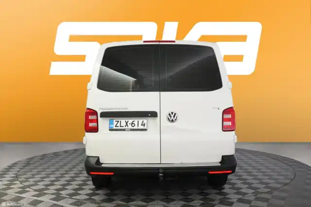 Valkoinen Pakettiauto, Volkswagen Transporter – ZLX-614