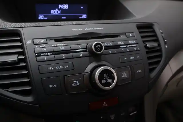 Harmaa Sedan, Honda Accord – ZLY-261