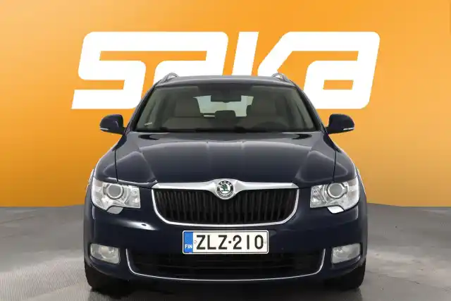 Sininen Farmari, Skoda Superb – ZLZ-210