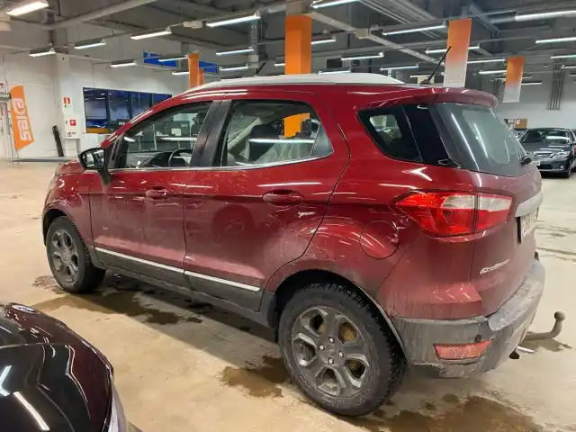 Punainen Maastoauto, Ford Ecosport – ZMB-145