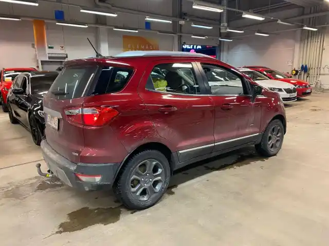 Punainen Maastoauto, Ford Ecosport – ZMB-145