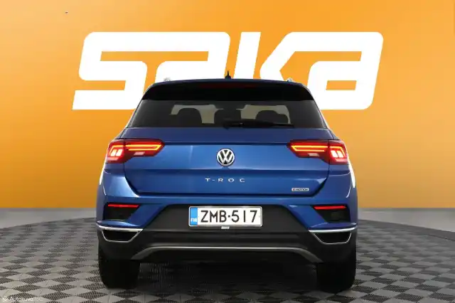 Sininen Maastoauto, Volkswagen T-Roc – ZMB-517