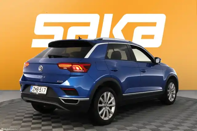 Sininen Maastoauto, Volkswagen T-Roc – ZMB-517