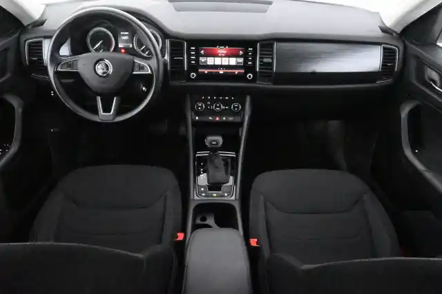 Harmaa Maastoauto, Skoda Kodiaq – ZMB-693