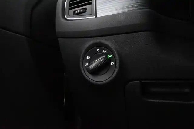 Harmaa Maastoauto, Skoda Kodiaq – ZMB-693