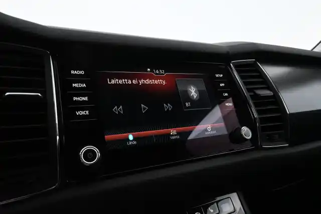 Harmaa Maastoauto, Skoda Kodiaq – ZMB-693